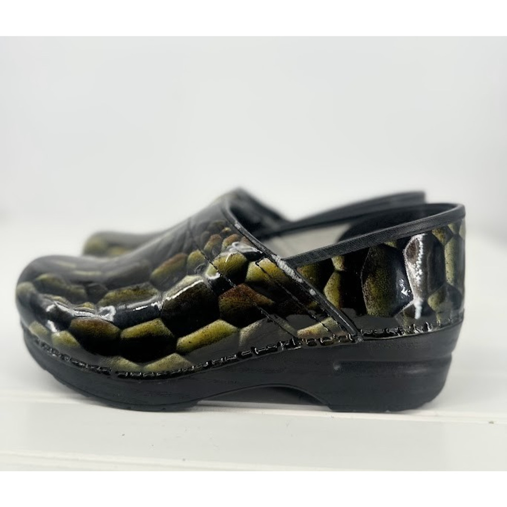 Dansko Women's Size 38 7.5-8 Green Snakeskin Patent Leather Clogs Shoe Nursing